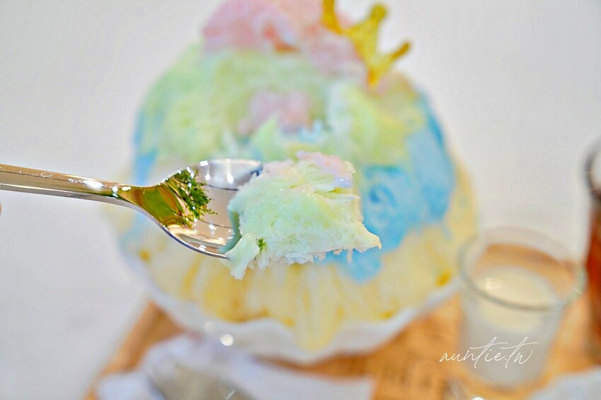 【台中】梧棲｜冰封仙果雪怪冰，吸睛馬卡龍皇后，入口即化細緻雪花冰