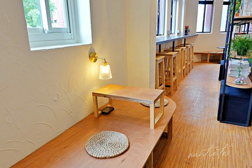 【台北】迪化街|琢磨 永樂店,濃醇冰磚拿鐵配綠豆糕,有插座的悠閒咖啡廳