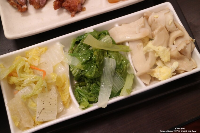 【台北萬華區】萬華美食『名廚什錦麵館』老母雞+蔬果慢熬煮的湯底~