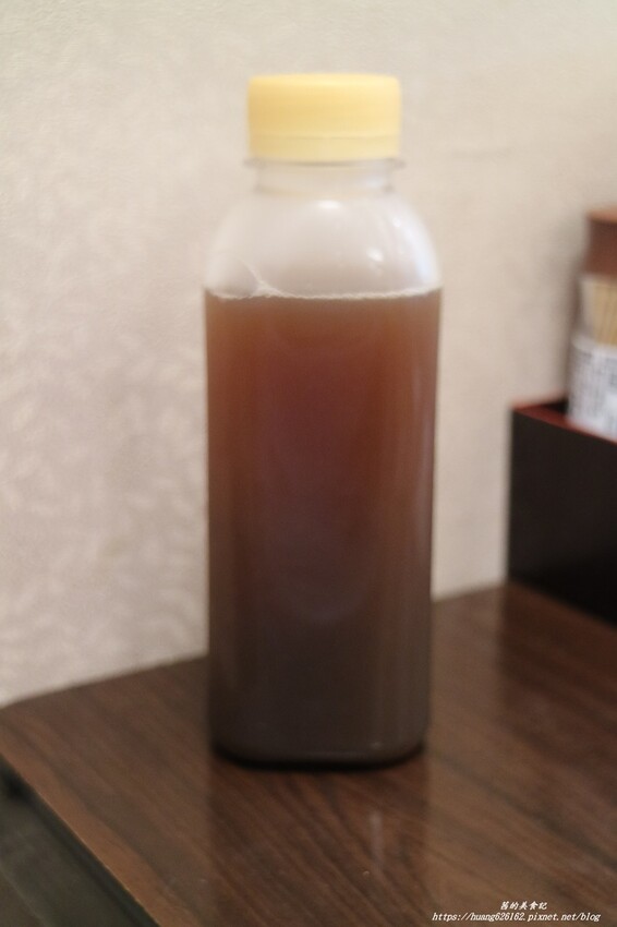 【台北萬華區】萬華美食『名廚什錦麵館』老母雞+蔬果慢熬煮的湯底~