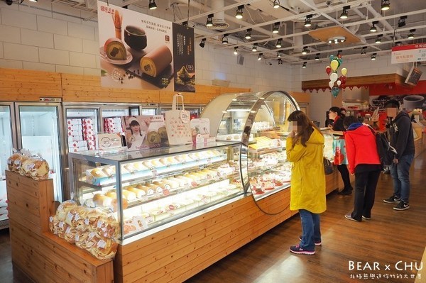 亞尼克菓子工房(內湖店):【蛋糕推薦】亞尼克內湖旗艦店・原味生乳捲、新品瑰蜜生乳捲、起司磚、歡樂鮮莓派