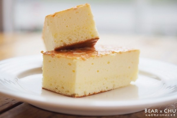 亞尼克菓子工房(內湖店):【蛋糕推薦】亞尼克內湖旗艦店・原味生乳捲、新品瑰蜜生乳捲、起司磚、歡樂鮮莓派