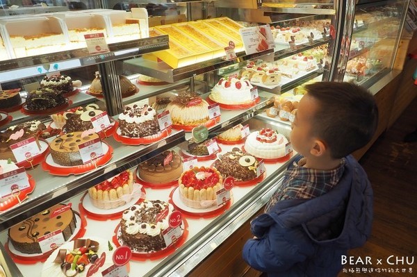 亞尼克菓子工房(內湖店):【蛋糕推薦】亞尼克內湖旗艦店・原味生乳捲、新品瑰蜜生乳捲、起司磚、歡樂鮮莓派