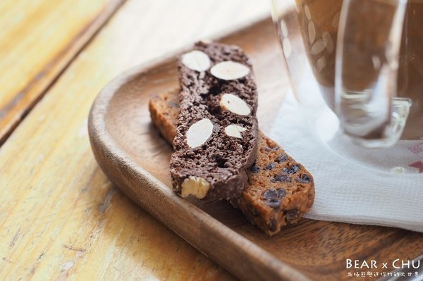 亞尼克菓子工房(內湖店):【蛋糕推薦】亞尼克內湖旗艦店・原味生乳捲、新品瑰蜜生乳捲、起司磚、歡樂鮮莓派