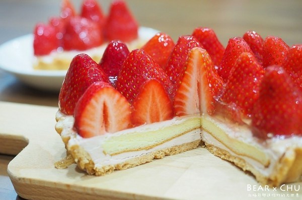 亞尼克菓子工房(內湖店):【蛋糕推薦】亞尼克內湖旗艦店・原味生乳捲、新品瑰蜜生乳捲、起司磚、歡樂鮮莓派