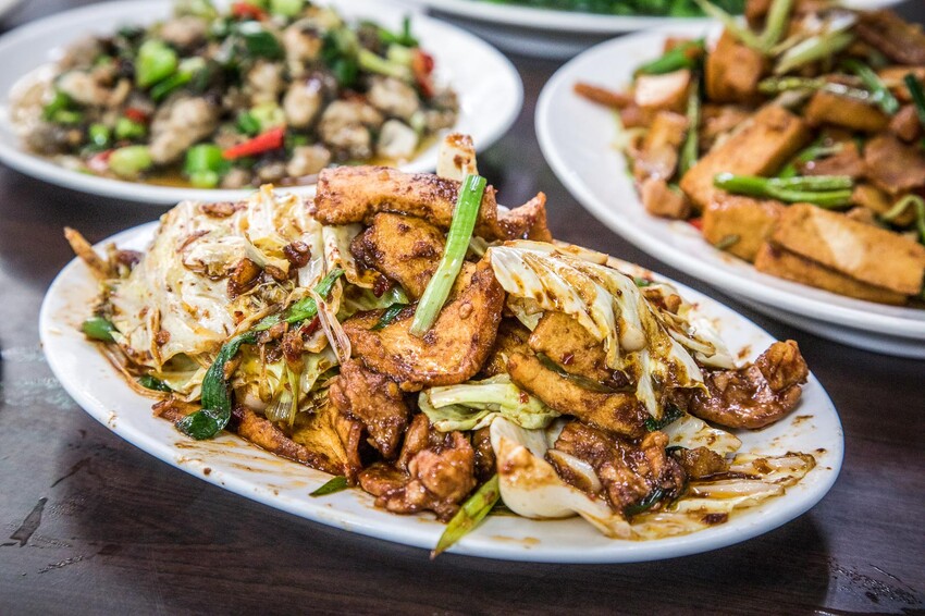 台北快炒推薦香而廉小館：平價美味、菜色無雷，中山區必吃快炒店