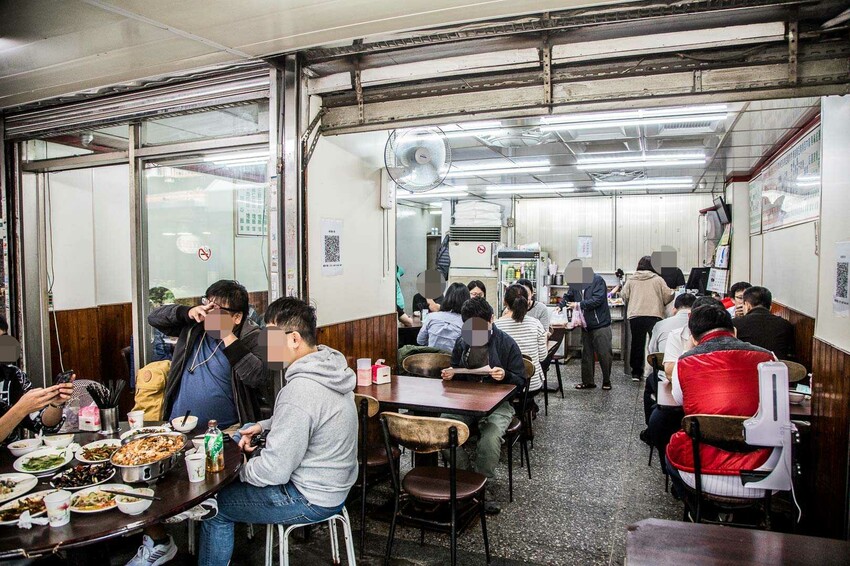 台北快炒推薦香而廉小館：平價美味、菜色無雷，中山區必吃快炒店