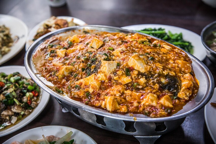 台北快炒推薦香而廉小館：平價美味、菜色無雷，中山區必吃快炒店