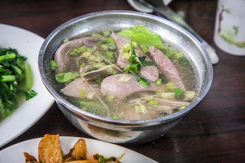 台北快炒推薦香而廉小館：平價美味、菜色無雷，中山區必吃快炒店