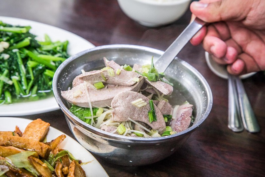 台北快炒推薦香而廉小館：平價美味、菜色無雷，中山區必吃快炒店