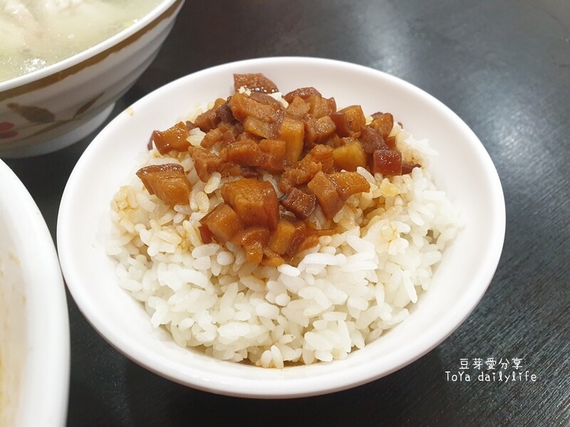 清海鮮魚湯|花園水道博物館旁的人氣美食 🌱豆芽愛吃在台南