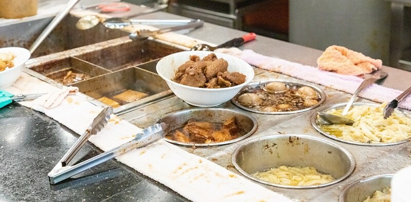 【板橋區美食里-埔墘的味道之十五】佳典魯肉飯三民店.滷肉飯.排骨酥湯.滷白菜