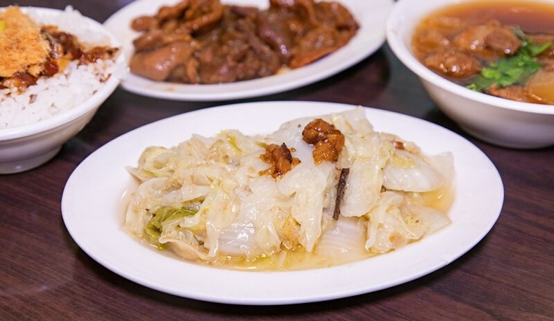 【板橋區美食里-埔墘的味道之十五】佳典魯肉飯三民店.滷肉飯.排骨酥湯.滷白菜