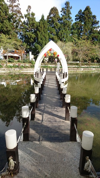 清境小瑞士花園:南投清境~清境小瑞士花園~媲美北歐童話造景~浪漫水上白色教堂~打卡拍照的好地方~ 清境小瑞士花園:南投清境~清境小瑞士花園~媲美北歐童話造景~浪漫水上白色教堂~打卡拍照的好地方~