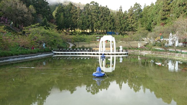 清境小瑞士花園:南投清境~清境小瑞士花園~媲美北歐童話造景~浪漫水上白色教堂~打卡拍照的好地方~ 清境小瑞士花園:南投清境~清境小瑞士花園~媲美北歐童話造景~浪漫水上白色教堂~打卡拍照的好地方~