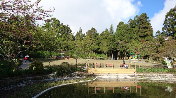 清境小瑞士花園:南投清境~清境小瑞士花園~媲美北歐童話造景~浪漫水上白色教堂~打卡拍照的好地方~ 清境小瑞士花園:南投清境~清境小瑞士花園~媲美北歐童話造景~浪漫水上白色教堂~打卡拍照的好地方~
