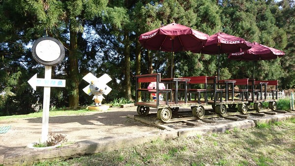 清境小瑞士花園:南投清境~清境小瑞士花園~媲美北歐童話造景~浪漫水上白色教堂~打卡拍照的好地方~ 清境小瑞士花園:南投清境~清境小瑞士花園~媲美北歐童話造景~浪漫水上白色教堂~打卡拍照的好地方~