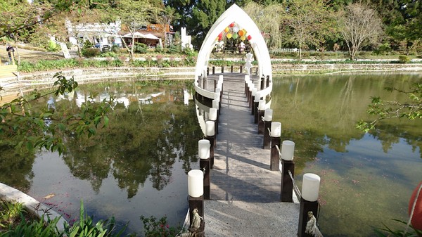 清境小瑞士花園:南投清境~清境小瑞士花園~媲美北歐童話造景~浪漫水上白色教堂~打卡拍照的好地方~ 清境小瑞士花園:南投清境~清境小瑞士花園~媲美北歐童話造景~浪漫水上白色教堂~打卡拍照的好地方~