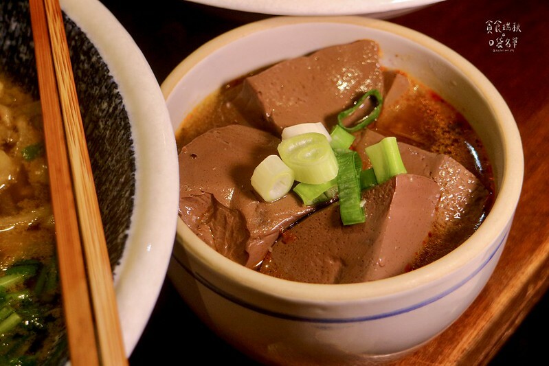 台中北區｜人氣酸辣粉隱身巷內老宅，酸辣湯頭、口感Q彈涮嘴｜老