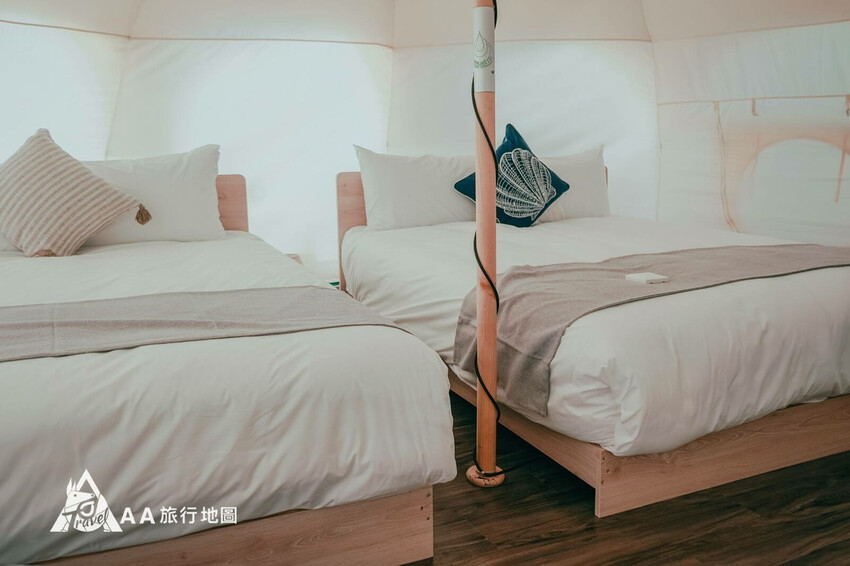 台中夕陽漫漫帳篷內雙人床