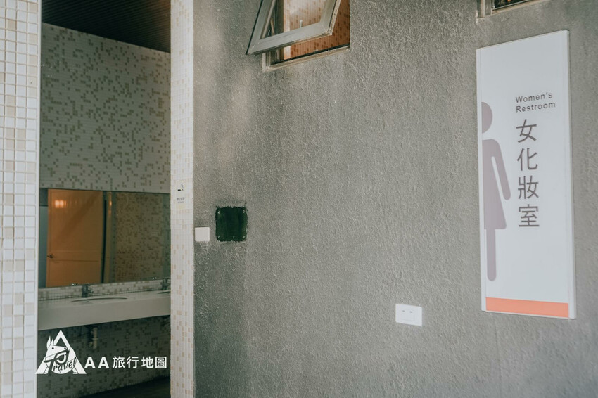 台中夕陽漫漫浴室門外