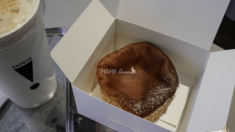 台中公益店| CAFEiN  硬咖啡 白色潮建築