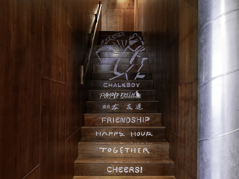 台中公益店| CAFEiN  硬咖啡 白色潮建築