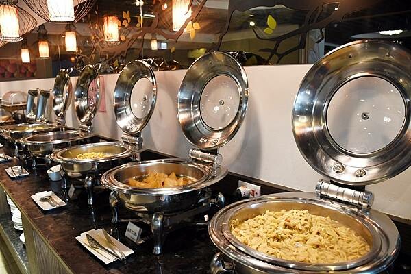 嘉義縣番路鄉眺望優雅靜謐的仁義湖,舒服又寬敞的嘉義住宿推薦【仁義湖岸大飯店】~嘉義飯店推薦