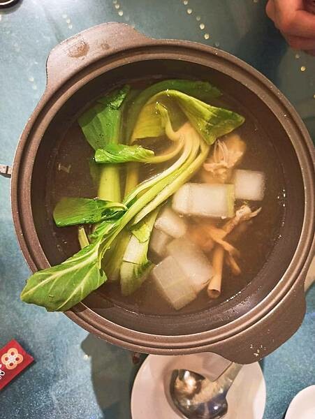 嘉義縣番路鄉眺望優雅靜謐的仁義湖,舒服又寬敞的嘉義住宿推薦【仁義湖岸大飯店】~嘉義飯店推薦