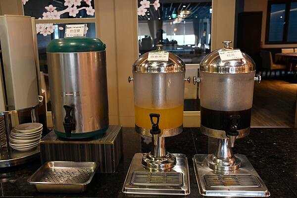 嘉義縣番路鄉眺望優雅靜謐的仁義湖,舒服又寬敞的嘉義住宿推薦【仁義湖岸大飯店】~嘉義飯店推薦