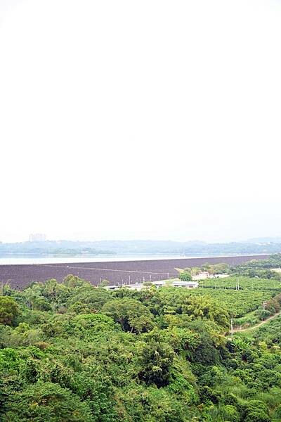 嘉義縣番路鄉眺望優雅靜謐的仁義湖,舒服又寬敞的嘉義住宿推薦【仁義湖岸大飯店】~嘉義飯店推薦