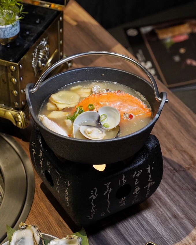 【札卡燒肉漢口店】新開幕．全台第一間雙軌輸送帶燒肉，全新裝潢寬敞又舒適，設備、菜單大升級，399元就能吃到入口即化的日本A5和牛，超值超划算！ - 阿華田的美食日記