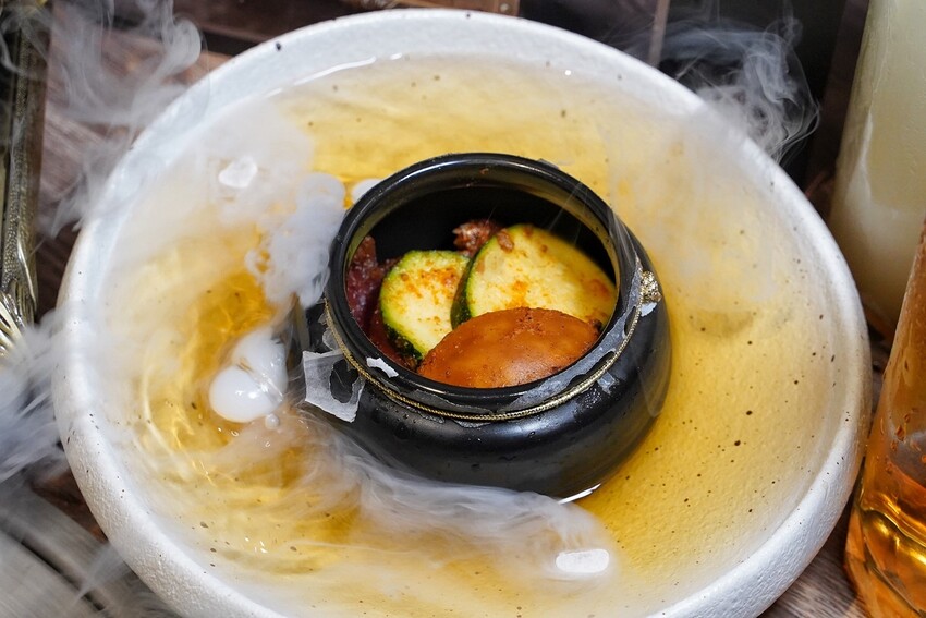 【札卡燒肉漢口店】新開幕．全台第一間雙軌輸送帶燒肉，全新裝潢寬敞又舒適，設備、菜單大升級，399元就能吃到入口即化的日本A5和牛，超值超划算！ - 阿華田的美食日記