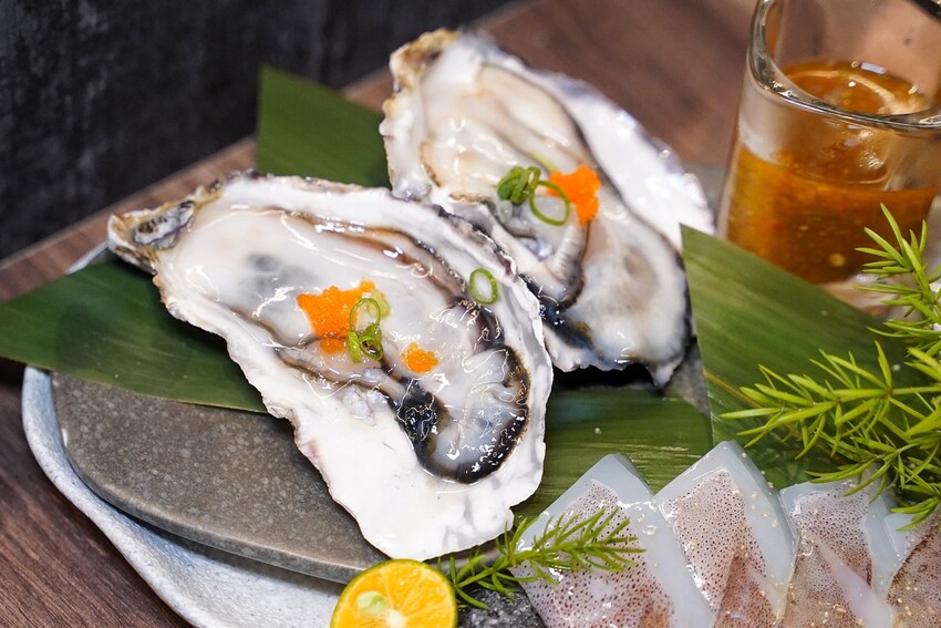 【札卡燒肉漢口店】新開幕．全台第一間雙軌輸送帶燒肉，全新裝潢寬敞又舒適，設備、菜單大升級，399元就能吃到入口即化的日本A5和牛，超值超划算！ - 阿華田的美食日記