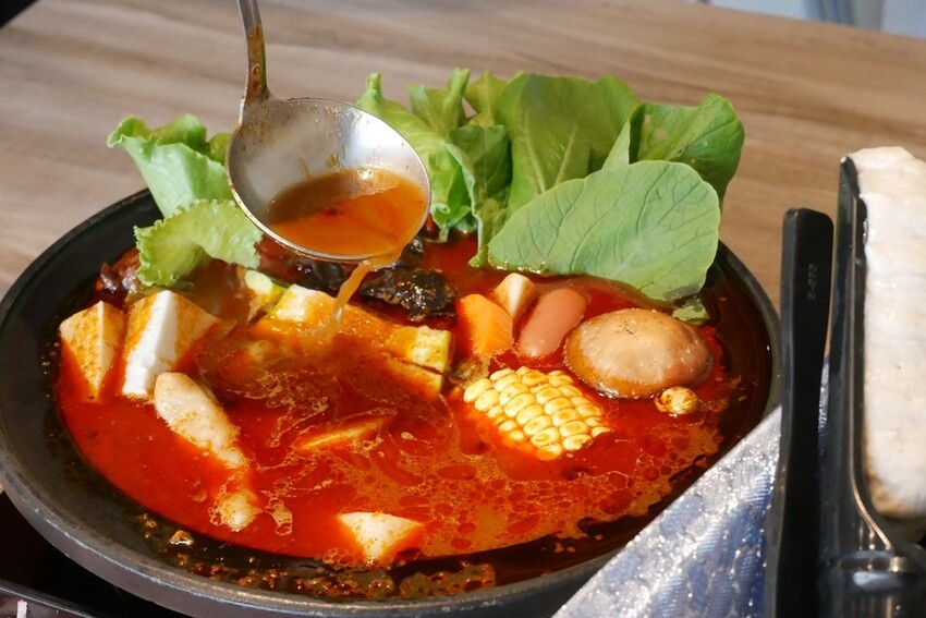 肉多多火鍋-林甜蜜