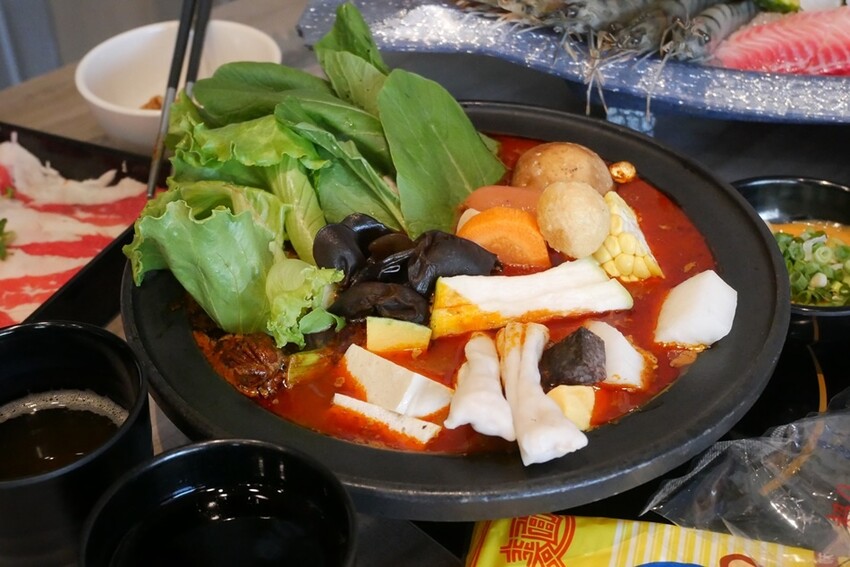 肉多多火鍋-林甜蜜