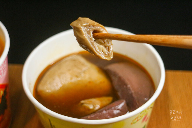 台中南屯｜蔬果熬煮湯頭清甜甘醇。平價美食不平凡｜鍋燒意麵、麻辣鴨血、炒泡麵｜川爺鍋燒