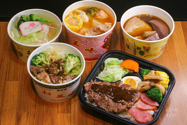 台中南屯｜蔬果熬煮湯頭清甜甘醇。平價美食不平凡｜鍋燒意麵、麻辣鴨血、炒泡麵｜川爺鍋燒