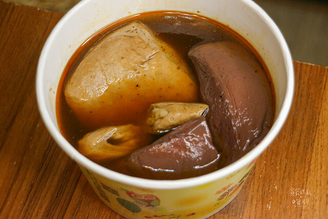 台中南屯｜蔬果熬煮湯頭清甜甘醇。平價美食不平凡｜鍋燒意麵、麻辣鴨血、炒泡麵｜川爺鍋燒