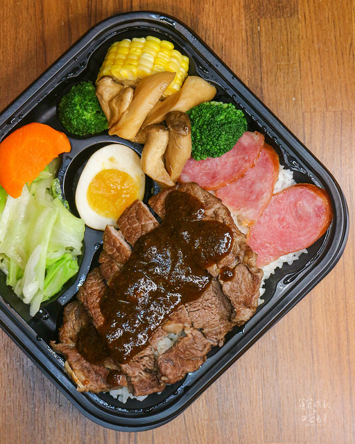 台中南屯｜蔬果熬煮湯頭清甜甘醇。平價美食不平凡｜鍋燒意麵、麻辣鴨血、炒泡麵｜川爺鍋燒