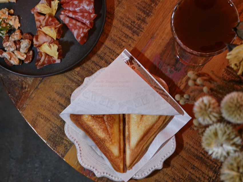 台北松山—HALF CUP 半杯｜你半杯咖啡我半杯酒 分享了生活完整了故事｜南京三民站