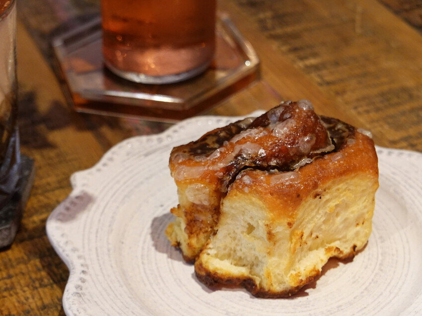 台北松山—HALF CUP 半杯｜你半杯咖啡我半杯酒 分享了生活完整了故事｜南京三民站