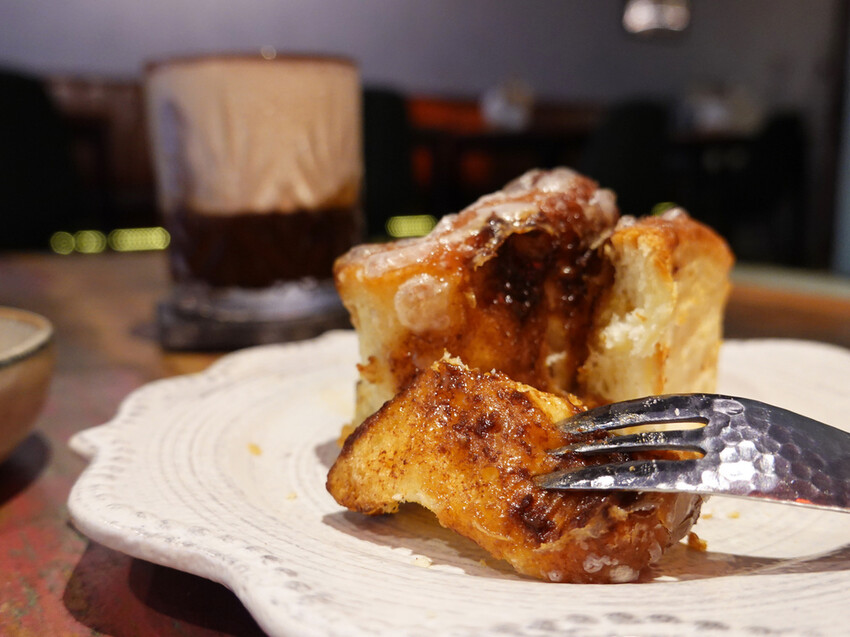 台北松山—HALF CUP 半杯｜你半杯咖啡我半杯酒 分享了生活完整了故事｜南京三民站