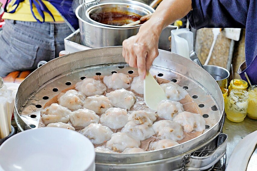 【台南】中西區｜春蚵嗲，現炸超酥脆爽口蚵嗲，永樂蝦仁肉圓，國華街小吃推薦