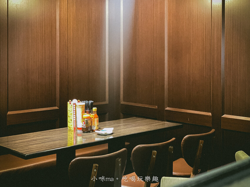 赤鐵廣島燒專賣店-民權店｜台北也吃得到正宗日本廣島燒，日本人開的，餡料堆疊11層有夠浮誇！捷運民權西路站