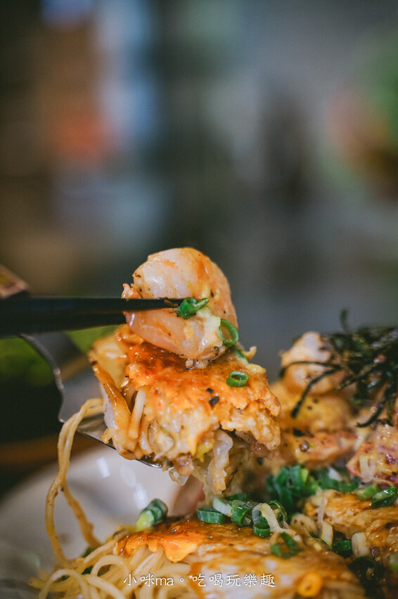 赤鐵廣島燒專賣店-民權店｜台北也吃得到正宗日本廣島燒，日本人開的，餡料堆疊11層有夠浮誇！捷運民權西路站