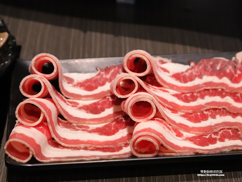 台灣火鍋第一品牌-肉多多大變身 蔬食者天堂35種蔬菜無限吃