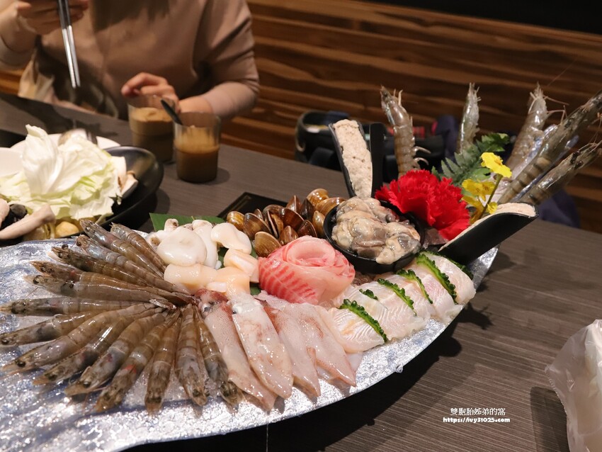 台灣火鍋第一品牌-肉多多大變身 蔬食者天堂35種蔬菜無限吃