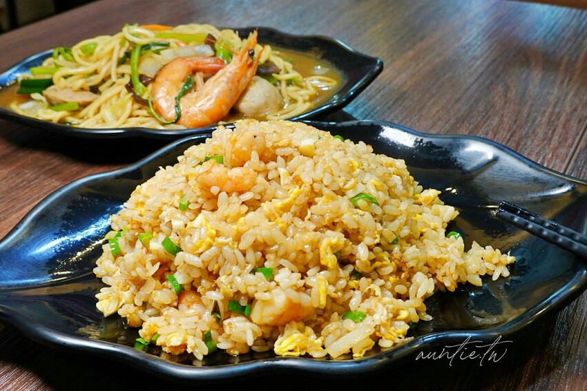 【新北】金山|無双炒飯,生意太好鍋子甩不停,必點蔥花蛋,金山熱炒推薦 (無雙炒飯)