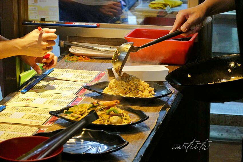 【新北】金山|無双炒飯,生意太好鍋子甩不停,必點蔥花蛋,金山熱炒推薦 (無雙炒飯)